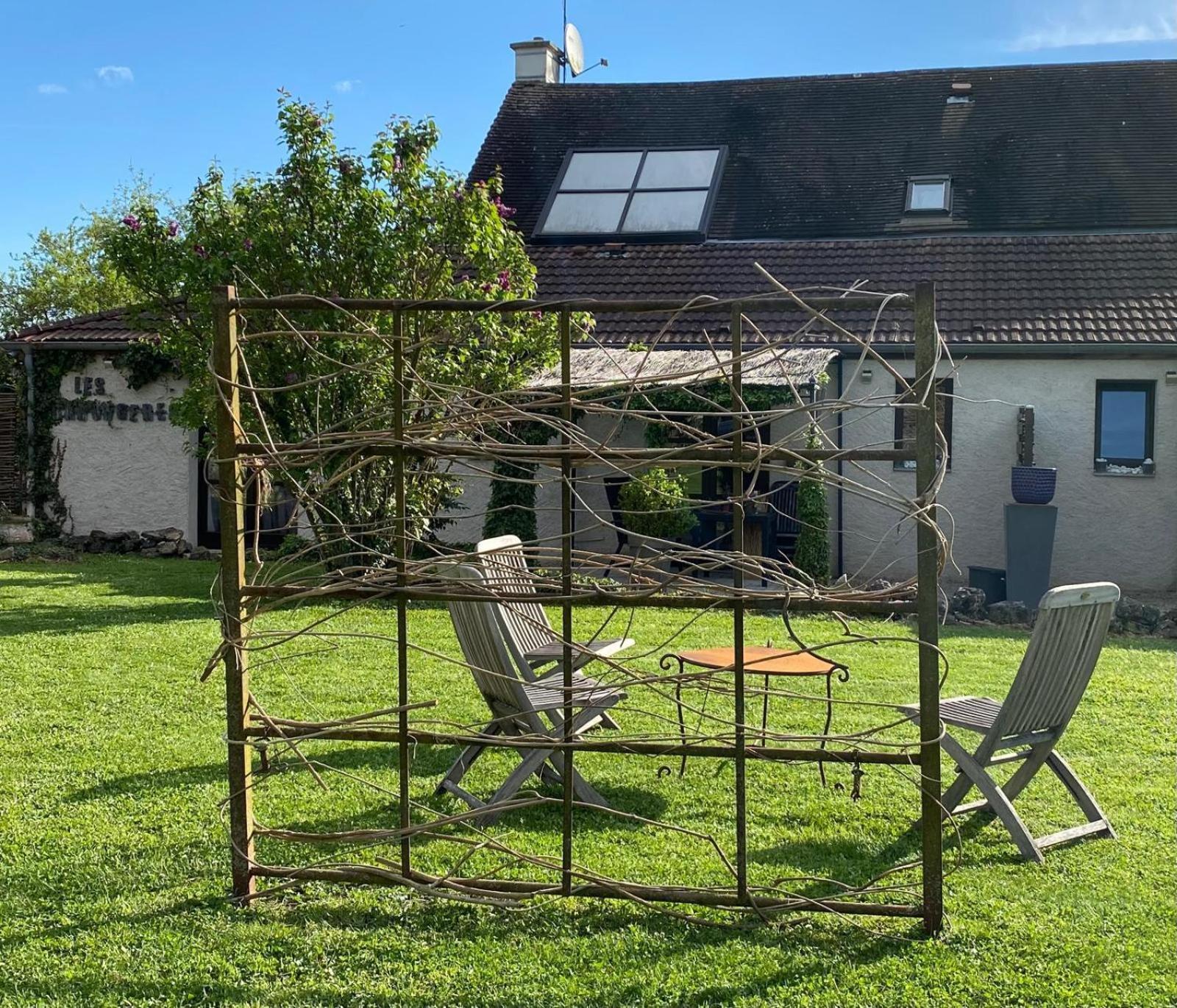 Gite Et Studios Les Barongeres Farges-les-Chalon Екстериор снимка